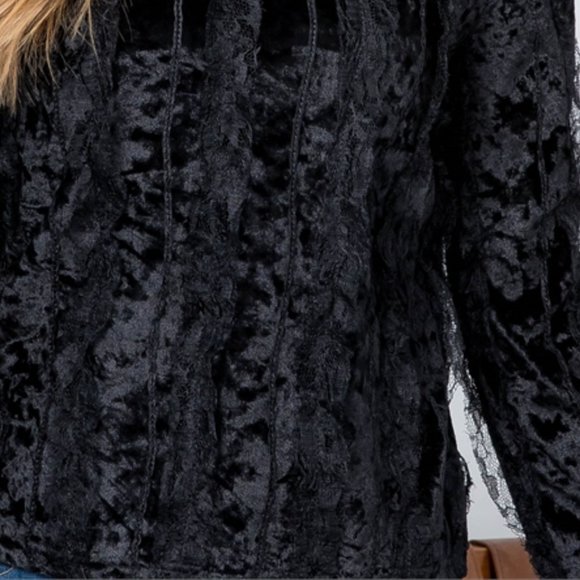 Velvet blouse with lace details - Picture 6 of 7